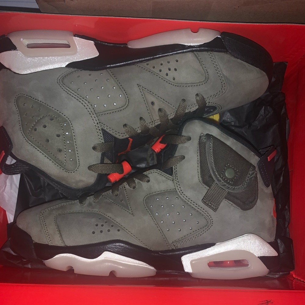 Travis Scott 6 (gs) size 6